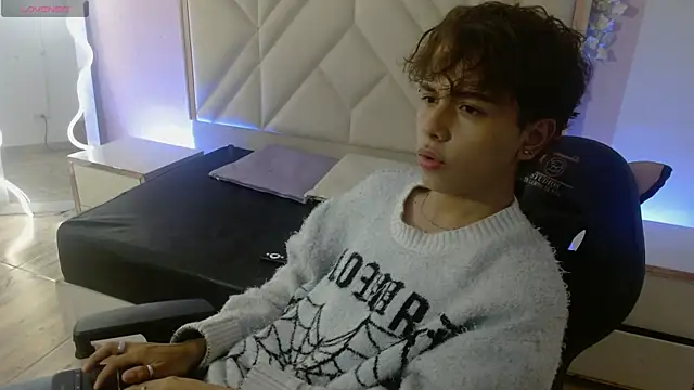 Elian tay online show from April 17, 12:30 pm