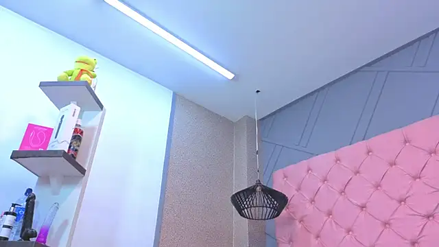 Mia horney- online show from April 12, 1:49 pm