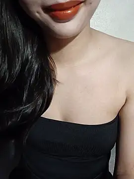 Snapshot of Luckyy29 chatting on July 8, 6:23 pm Luckyy29 online show from July 8, 6:23 pm