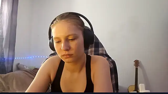 WesleyFrohling online show from April 12, 6:18 am