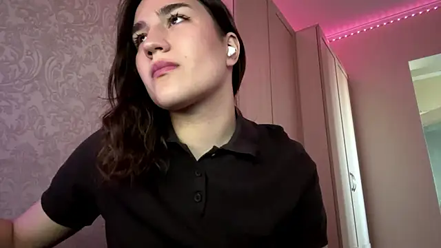 Mary Nitherson online show from April 16, 12:06 pm