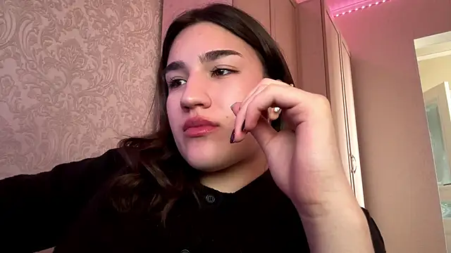 Mary Nitherson online show from April 19, 8:46 am