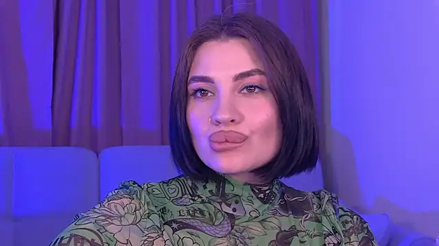 Snapshot of AdrianaToress chatting on May 27, 2:08 am AdrianaToress online show from May 27, 2:08 am