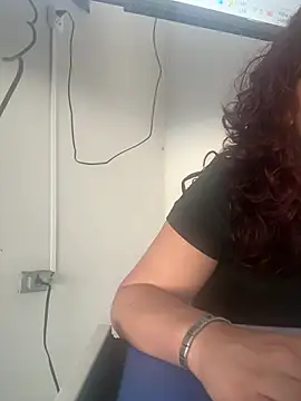 DirtyMerida online show from April 14, 8:59 pm