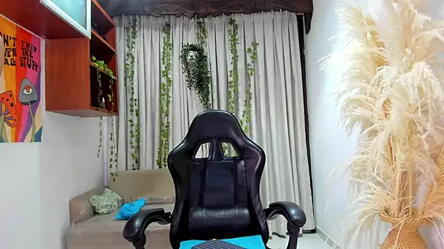 AngelDrake  online show from April 10, 4:28 am