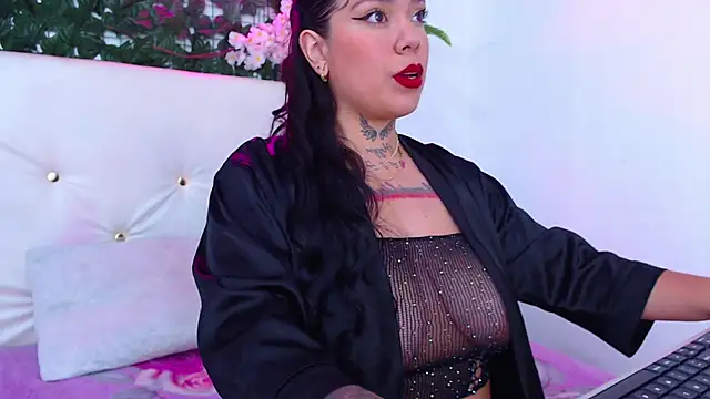 vayolet sexy  online show from April 14, 2:45 pm