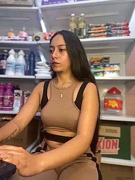 DulceLatinaxo online show from April 17, 9:51 pm