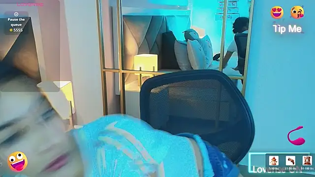 alana spark online show from April 16, 7:25 pm