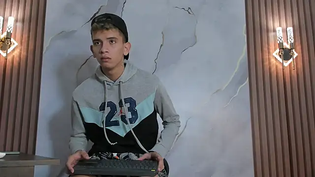 Ethanhot os online show from April 11, 5:28 pm