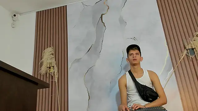 Ethanhot os online show from April 13, 7:19 pm