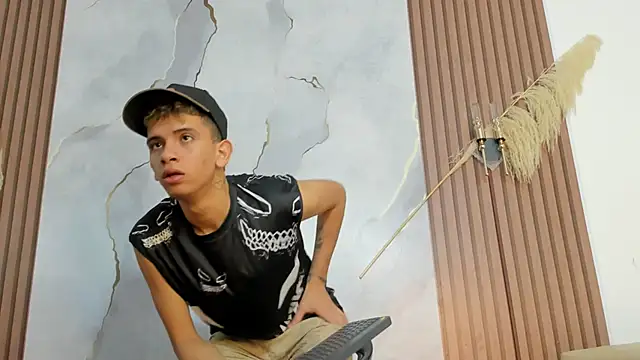 Ethanhot os online show from April 14, 5:41 pm