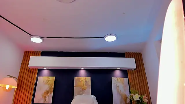 Snapshot of LumierNova chatting on July 7, 8:13 pm LumierNova online show from July 7, 8:13 pm