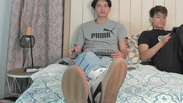 thomas and thiago online show from April 13, 1:00 am