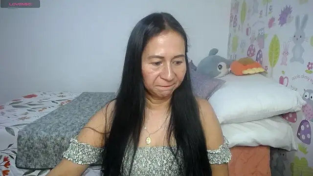 Tyna b online show from July 12, 8:44 pm