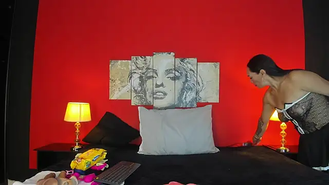 LucianaMadura1 online show from April 15, 5:53 pm