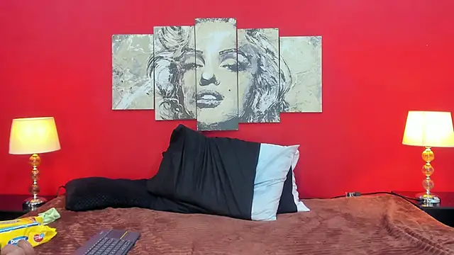 LucianaMadura1 online show from April 16, 9:39 pm