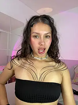 Dreanaa online show from May 26, 6:59 pm