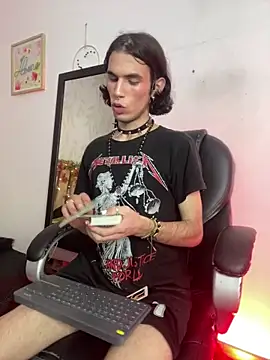 lucius morningstar online show from April 17, 8:45 pm