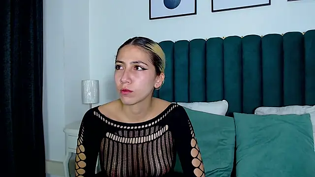 aribunnie fg online show from April 18, 5:00 am