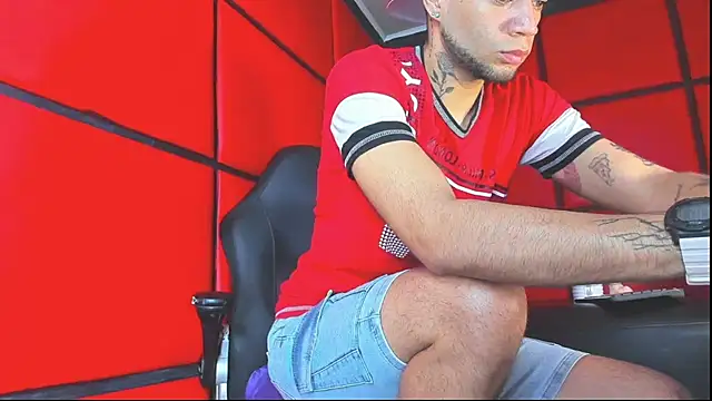 Daniel huge22 online show from April 12, 2:11 pm