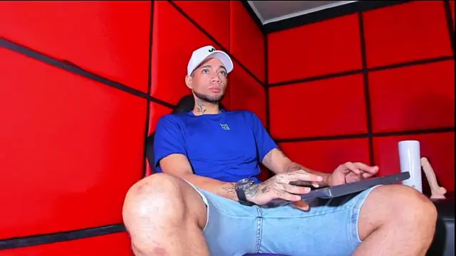 Daniel huge22 online show from April 15, 1:40 pm