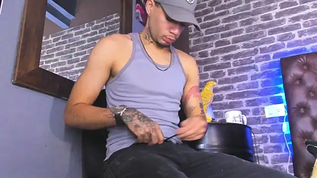 Daniel huge22 online show from May 31, 3:41 pm