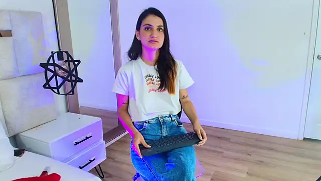 Emy-Ferrer online show from April 9, 4:23 am