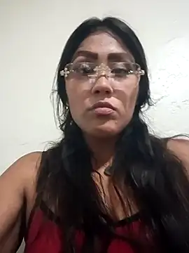 itsyafavgirll online show from April 18, 6:17 am