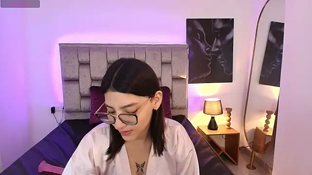 candy tina online show from April 17, 2:09 pm