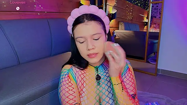 aria bloomer online show from April 8, 8:09 pm