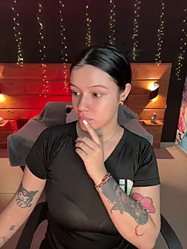 aria bloomer online show from April 10, 7:51 pm