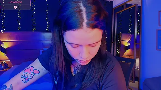 aria bloomer online show from April 13, 7:41 pm