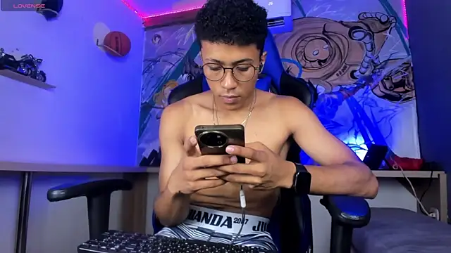 Kall Ell  online show from April 12, 7:30 pm