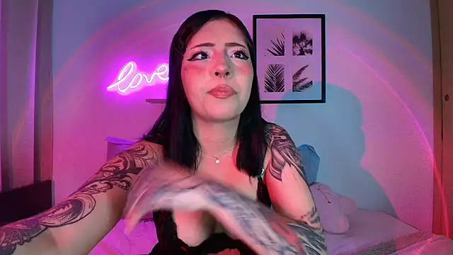 Its  Alice online show from April 11, 2:38 am