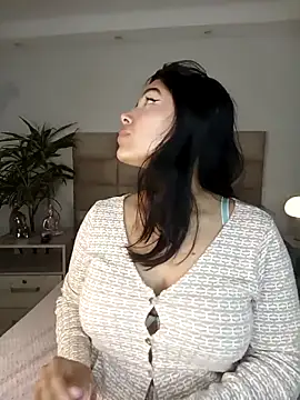 BrendaBloom  online show from April 12, 12:54 pm