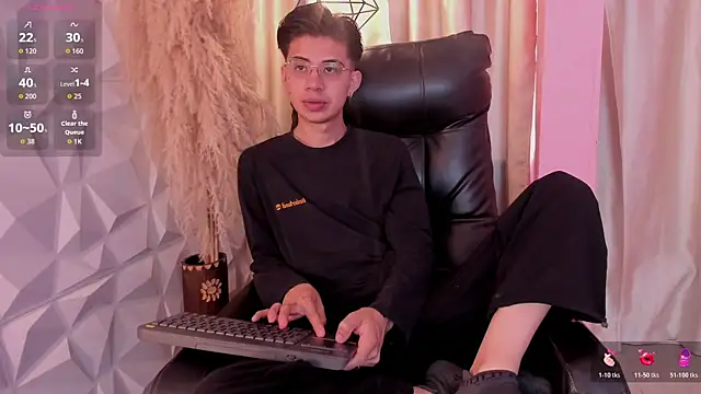 youn rider online show from April 10, 8:13 pm