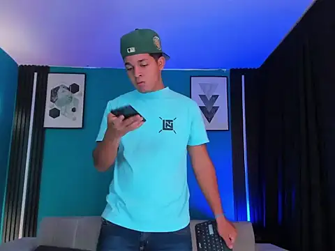 davisito 26 online show from April 18, 7:58 pm