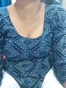 Lovely-baby2 online show from April 16, 3:35 pm