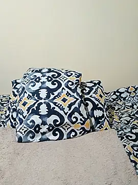 EbonySexySlimxxx online show from April 14, 5:41 pm