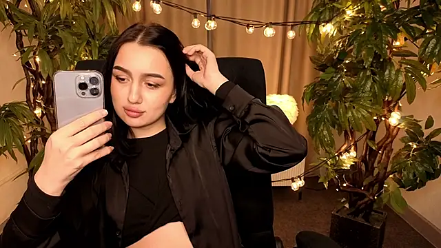 MargaretParker online show from April 10, 11:37 am