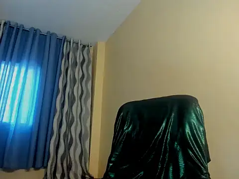 SeductiveLoveMary online show from April 12, 9:36 am