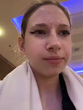 michelle lovique online show from April 17, 8:28 am