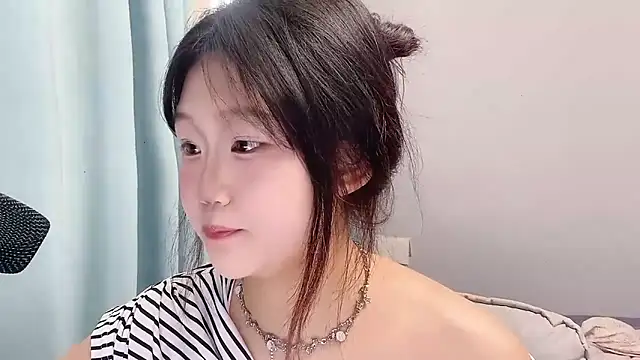 Lilababy00 online show from April 17, 2:03 am