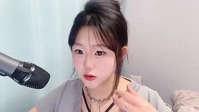 Lilababy00 online show from April 18, 2:15 am