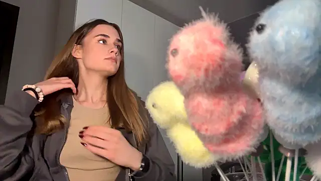 SharellFraleigh online show from April 18, 12:31 pm