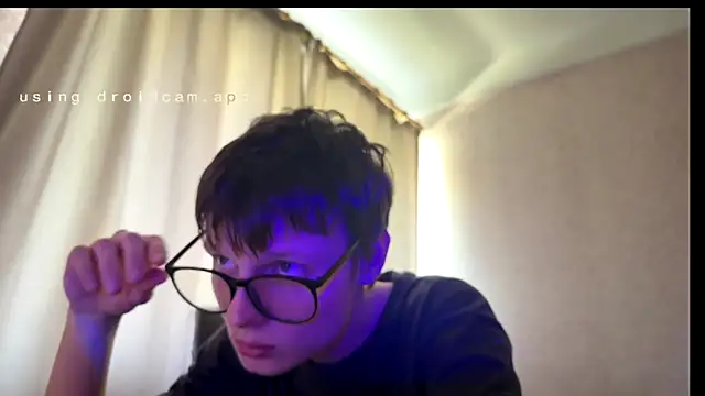 dalvos online show from April 15, 7:15 am