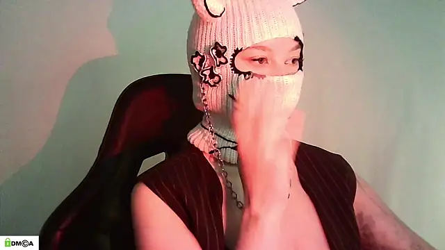 Snapshot of Lymalia chatting on April 28, 2:27 am Lymalia online show from April 28, 2:27 am
