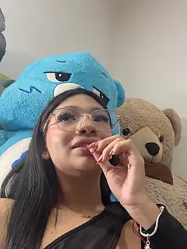 SERENA JONESS online show from April 11, 1:32 am