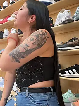 mariana-0306 online show from April 18, 5:28 pm