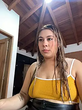 Snapshot of _BellaSmith_ chatting on June 3, 1:03 pm BellaSmith online show from June 3, 1:03 pm
